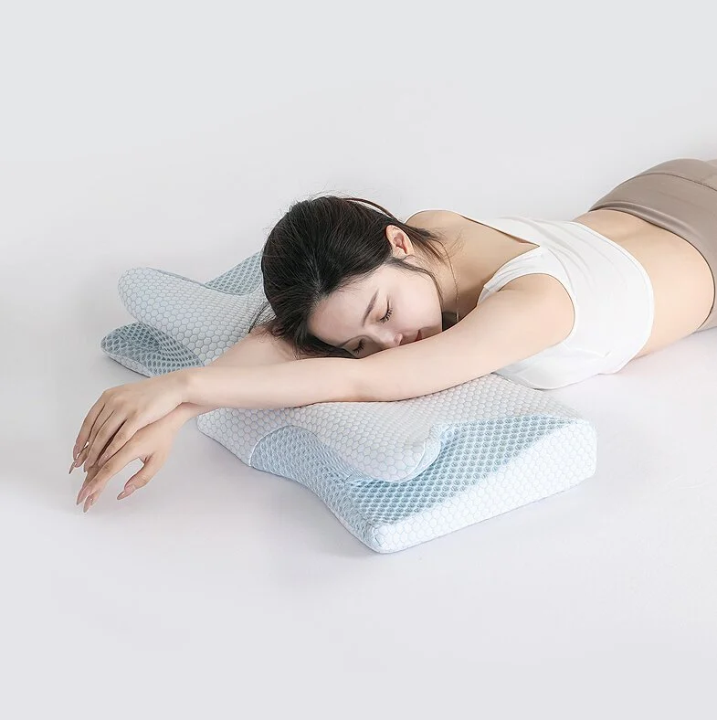 Gối bọt hình con bướm